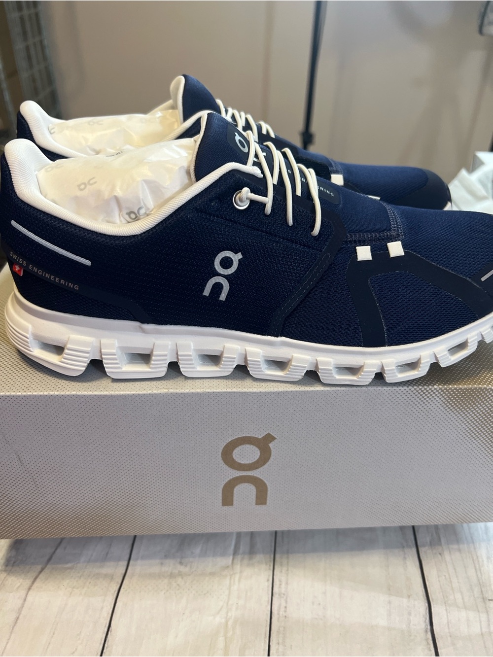 On Running Cloud 6 Men’s Sneakers 11.5 Midnight White New With Box